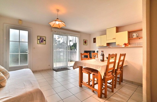 Domino House | Beautiful private villa for 5 guests with WIFI, TV, terrace and pets allowed