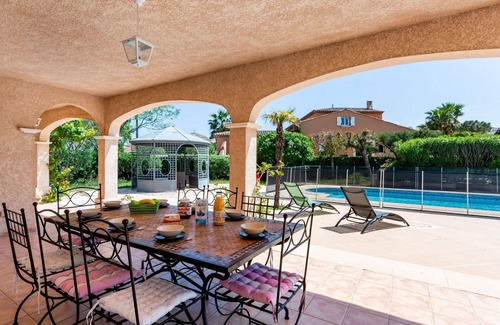 Frejus Villa | Beautiful private villa for 8 people with A/C, private pool, WIFI, TV and patio