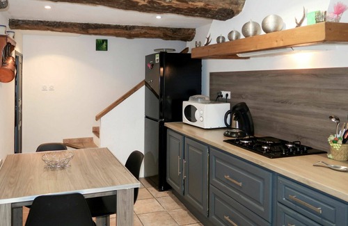 Limans House | Beautiful private villa for 4 guests with WIFI, TV, terrace, pets allowed and parking