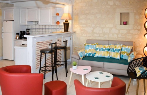 Restigne House | Beautiful private villa for 4 guests with WIFI, A/C, TV, terrace and parking
