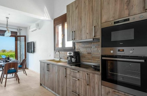 Fanes Villa | Beautiful private villa with A/C, private pool, WIFI, TV, balcony, panoramic view and parking