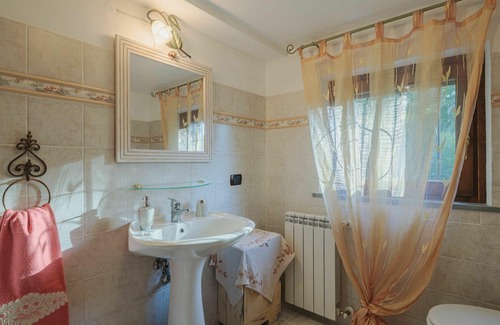 Aulla House | Beautiful private villa for 2 guests with WIFI, A/C, TV, terrace, pets allowed and parking
