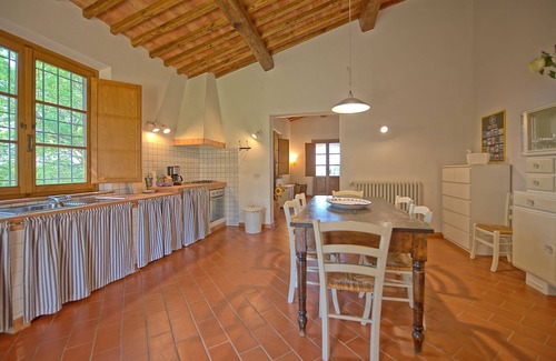 Legoli Villa | Beautiful private villa with WIFI, private pool, TV, terrace, pets allowed and panoramic view