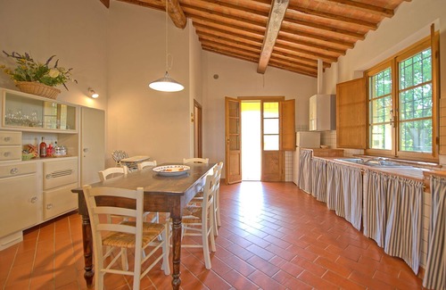 Legoli Villa | Beautiful private villa with WIFI, private pool, TV, terrace, pets allowed and panoramic view