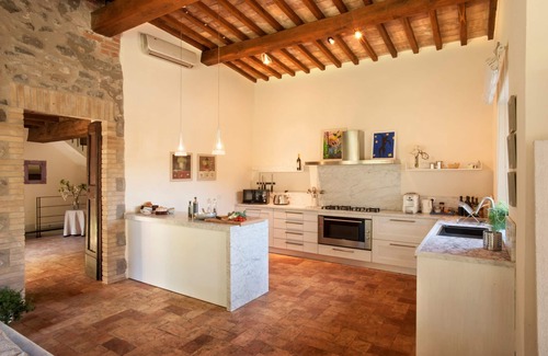 Porano Villa | Beautiful private villa for 10 guests with WIFI, A/C, private pool, TV, patio and parking