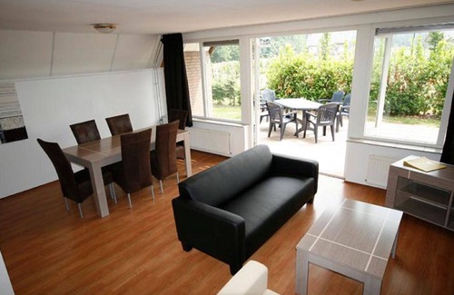 Susteren House | Beautiful private villa for 6 people with pool, WIFI, TV and terrace