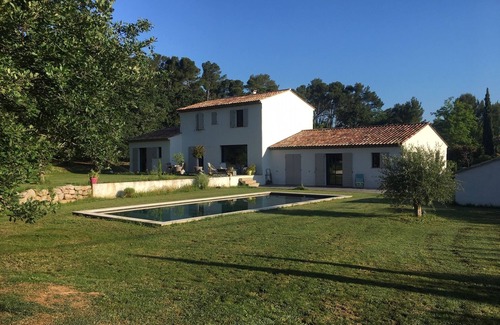 Cabries House | Beautiful Provencal pool house 4000 m2 of land in the countryside