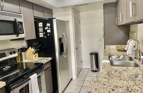 Camelback East Condo | Beautiful & Quiet 2 Bed Condo in Excellent Location!