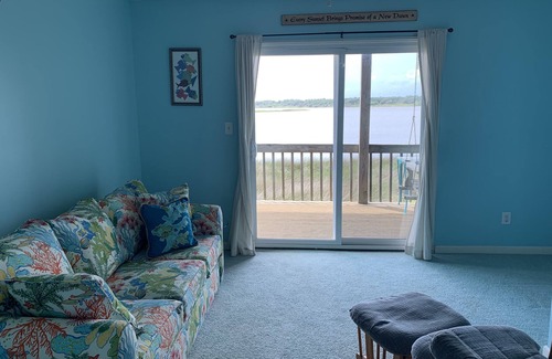 North Topsail Beach House | Beautiful relaxing place at the beach six houses from the beach and on the sound