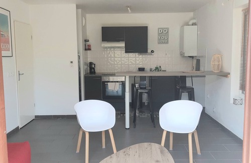 La Teste-de-Buch Apartment | Beautiful recent T2, garden, near Arcachon, port, coastal path, beach, and train station.