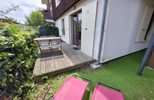 La Teste-de-Buch Apartment | Beautiful recent T2, garden, near Arcachon, port, coastal path, beach, and train station.