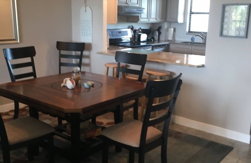 Sarasota Condo | Beautiful renovated 4th floor Condo across the street from Lido beach