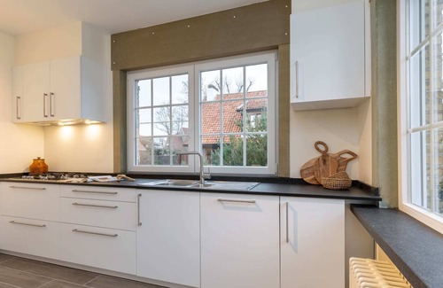 Nieuwpoort-Bad Villa | Beautiful renovated family home with garden