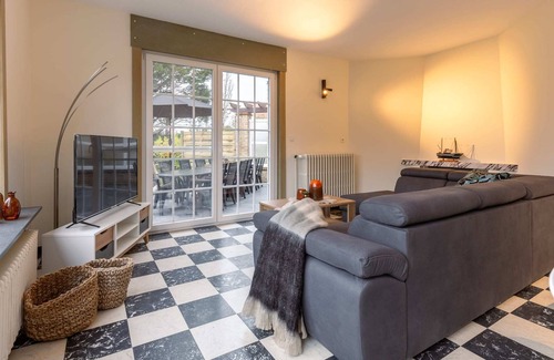 Nieuwpoort-Bad Villa | Beautiful renovated family home with garden