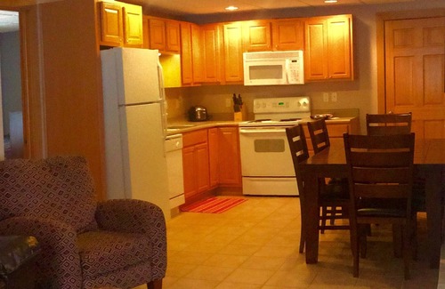 Boyne Falls Condo | Beautiful Renovated Disciple’s Ridge Condo. Near Boyneland. New Carpet in 3/23