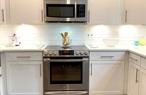 Gulf Breeze House | Beautiful Renovated Townhouse with Sound Views