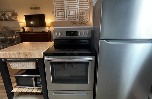 Pensacola Apartment | Beautiful Renovated Studio Close to Pensacola Beach