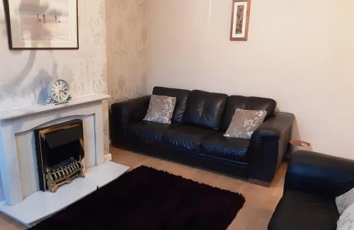 Rowton House | Beautiful romantic village house with Netflix