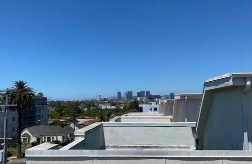 Faircrest Heights House | Beautiful Rooftop Home In The Heart Of Los Angeles! Beverly Hills Adjacent!