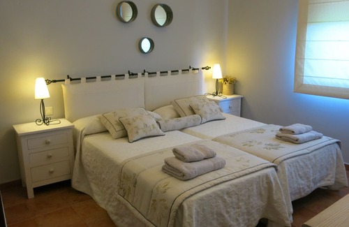 Adigna House | Beautiful rustic house for 8 people in 5 min. by Sanxenxo. Heating biomass
