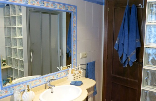 Adigna House | Beautiful rustic house for 8 people in 5 min. by Sanxenxo. Heating biomass