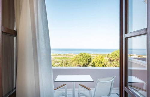 Kamari Villa | Beautiful Santorini | Villa Leon | 4 Bedrooms | Stunning Heated Jacuzzi &.