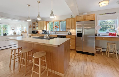 Damariscotta House | Beautiful, Secluded Pemaquid Lake Front Home