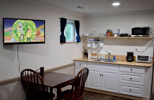 Winston - Salem Apartment | Beautiful small apartment 5 minutes to downtown Winston.