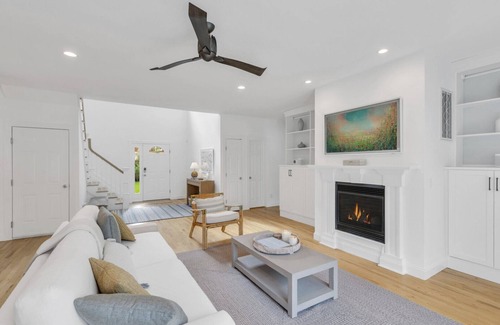 Southampton House | Beautiful Southampton Home Minutes from Beaches, Nature Preserve, Golf.