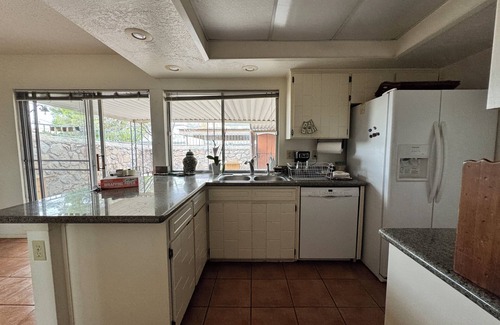 El Paso House | Beautiful, spacious, 2-bdrm townhouse w/pool. Ideal Westside w/nature & shops