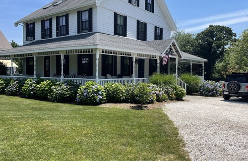Dennis House | Beautiful, Spacious Antique Farmhouse Steps to Private Beach