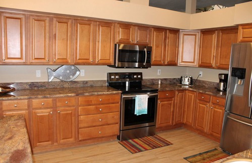 Pelican House | Beautiful & Spacious, Great Location Near Cape Harbour, Gourmet Kitchen