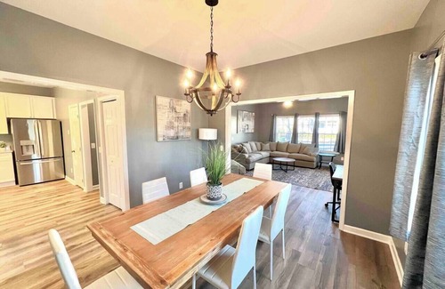 Wilmington House | Beautiful, Spacious, Hidden Gem In Heart of ILM