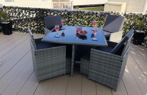 Lydd-on-Sea House | Beautiful Spacious Holiday Home - Romney Sands
