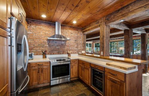 Olympic Valley House | Beautiful Spacious Historic Home in Olympic Valley at Palisades Tahoe, on the Shuttle Route with Mountain Views