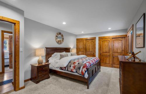 Olympic Valley House | Beautiful Spacious Historic Home in Olympic Valley at Palisades Tahoe, on the Shuttle Route with Mountain Views