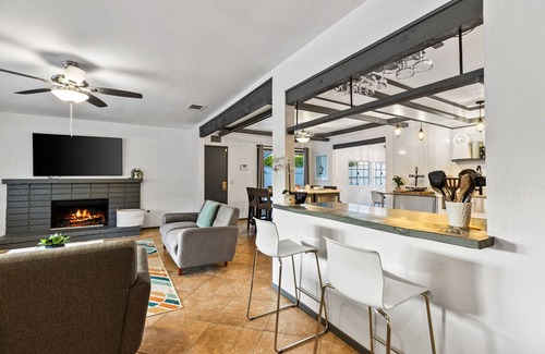 Racquet Club South House | Beautiful, Spacious, Amazing Amenities -Pool & Spa