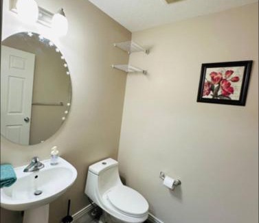 Southeast Edmonton House | Beautiful Stay Air condition at Ellerslie Edmonton