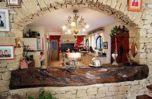 Orgon House | Beautiful stone farmhouse in Orgon, large park with heated, fenced swimming pool, pets welcome (1).