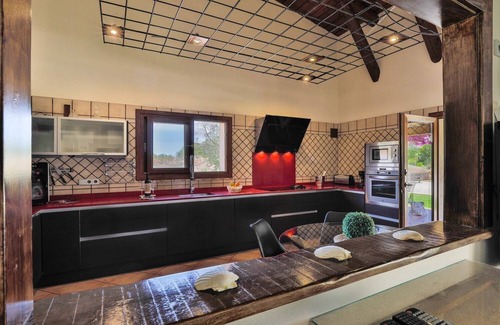 Felanitx House | Beautiful stone finca in quiet surroundings with lovely pool and lawn garden