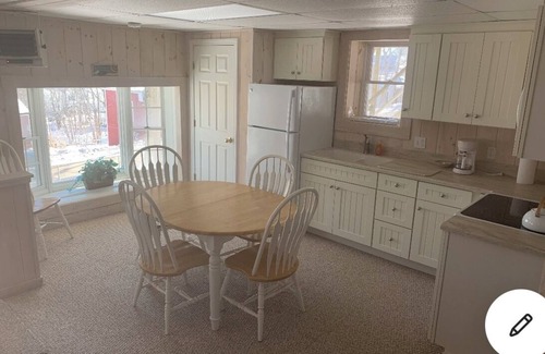 Boothbay Harbor Apartment | Beautiful Studio in downtown Boothbay Harbor