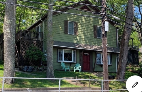 Boothbay Harbor Apartment | Beautiful Studio in downtown Boothbay Harbor