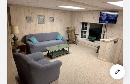 Boothbay Harbor Apartment | Beautiful Studio in downtown Boothbay Harbor