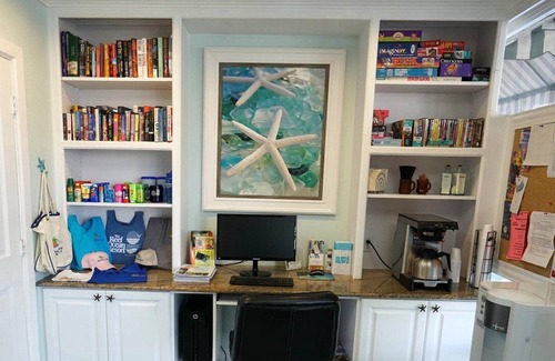 Central Beach Apartment | Beautiful studio unit at resort, sleeps 2