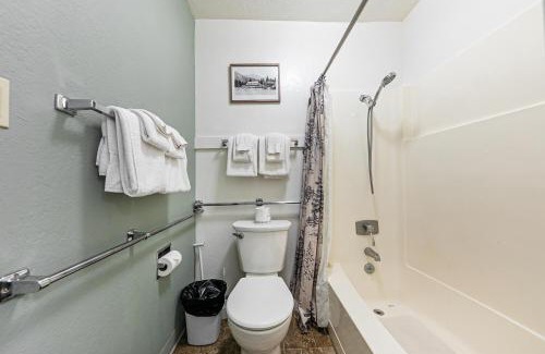 Truckee Apartment | Beautiful Studio W/Kitchenette #134 at Donner Lake Village