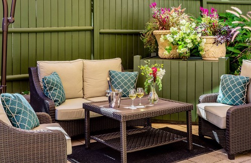 Belfast Apartment | Beautiful studio w/ WiFi, private entrance, outdoor seating area, & garden patio