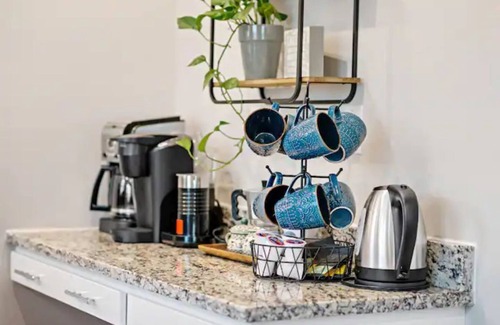 Black Mountain House | Beautiful & Stylish Family/Friends Mountain Getaway w/Firepit