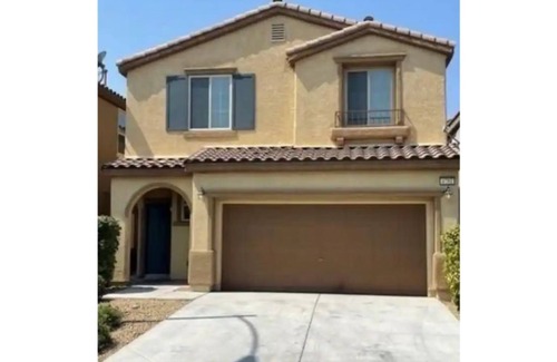 Spring Valley House | Beautiful Summerlin 4-Bedroom Home with community Pool