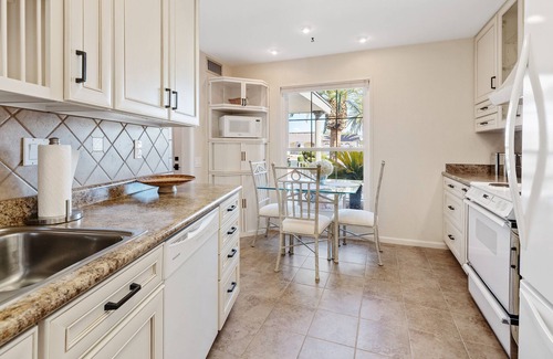 Sun City House | Beautiful Sun City Home! - Golf, Shopping, & Spring Training at Your Doorstep!