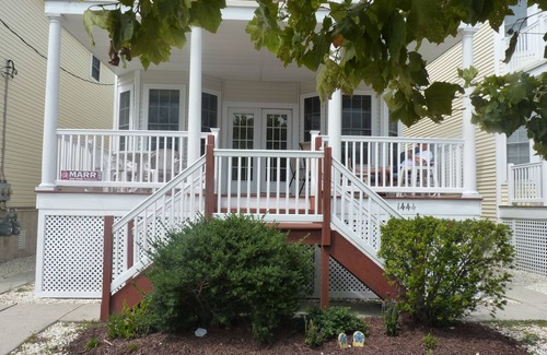 North End Condo | BEAUTIFUL SUNNY & AIRY BEACH CONDO 3BD&2BA PARKING, 6 FREE BEACH TAGS & BIKES